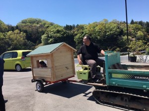 奈良市に小屋がやってきた。