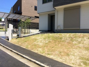 奈良市外構　法面芝生