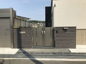 三協立山アルミ　エクステリア門扉